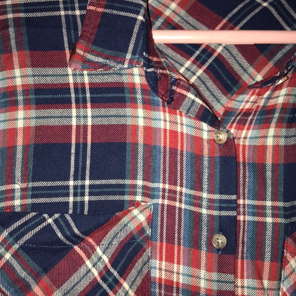 ••SOLD••Navy/Red Plaid Top - Picture 4 of 7